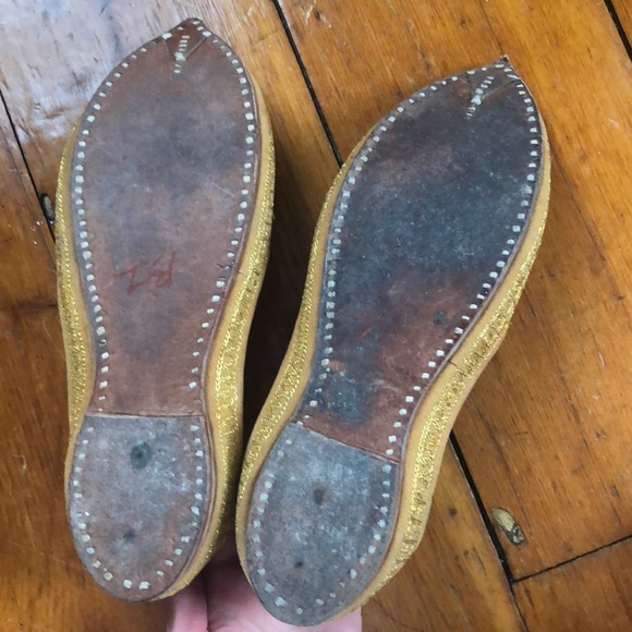 Wedding Shoes/Juttis - Picture 8 of 8